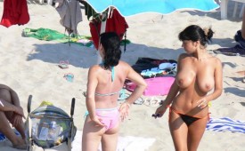 Hot chick with superb natural tits posing sexy